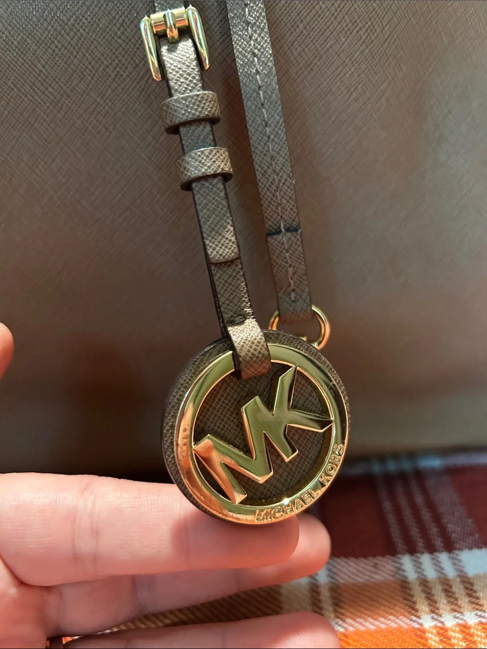 Michael Kors Quinn Shoulder Bag in Taupe with Gold Hardware